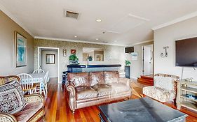 Cozy Carmet Cottage